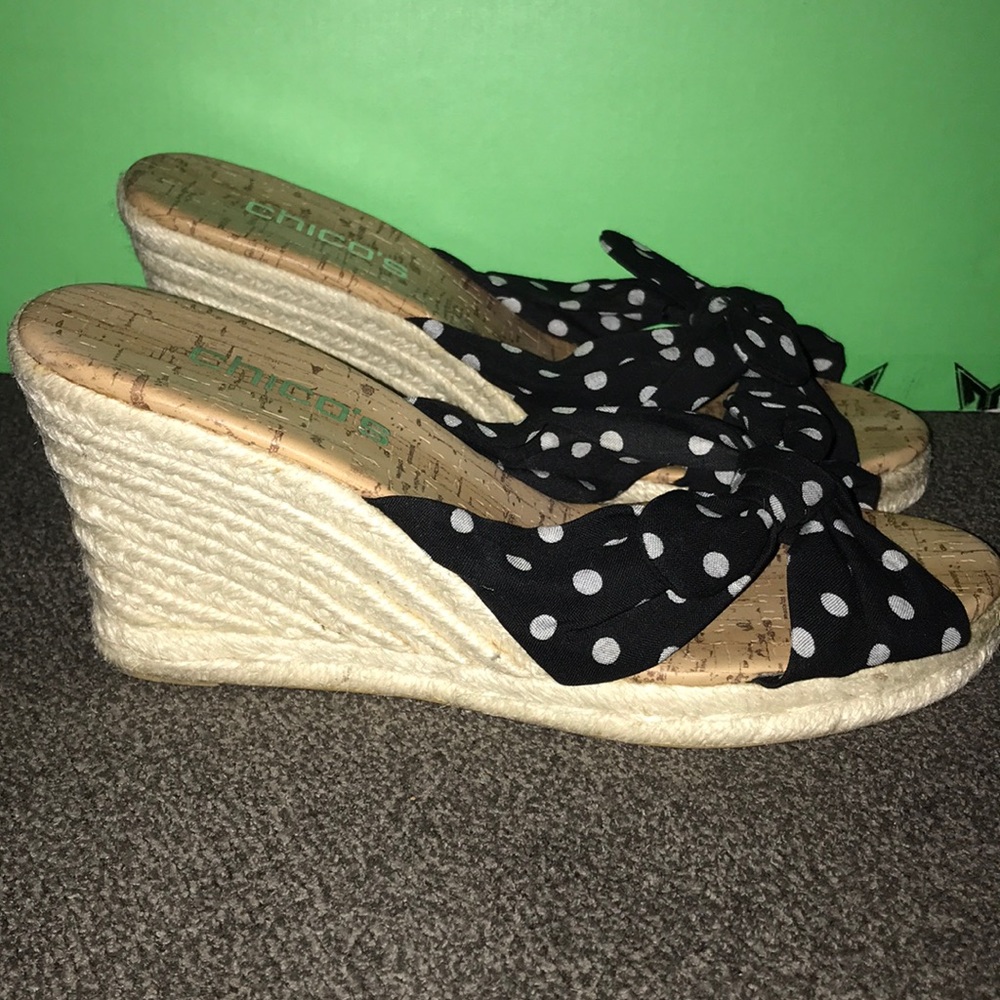 Chico’s Black Polka Dotted Bow Wedges